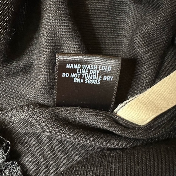 Emma & Sam LF Black Lace hem tank top - Picture 6 of 6